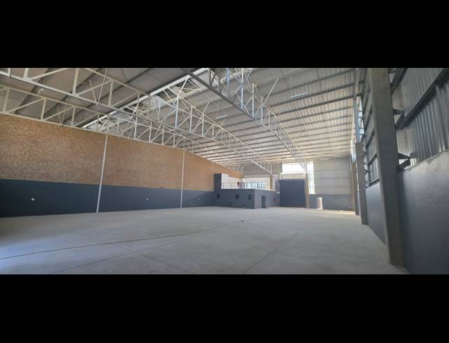 415M² WAREHOUSE TO LET IN SAMRAND BUSINESS PARK